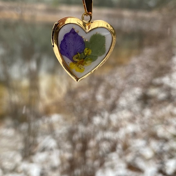 Pressed Flower Locket - Picture 5 of 9